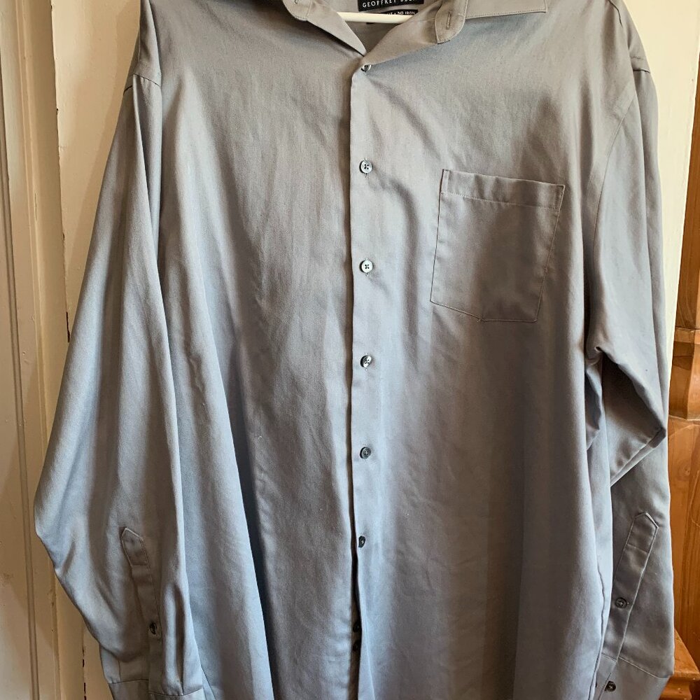 Men's gray button up shirt